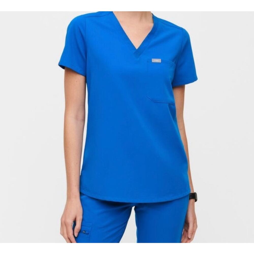 FIGS Technical Collection scrub top Caribbean blue modern stretch comfort M